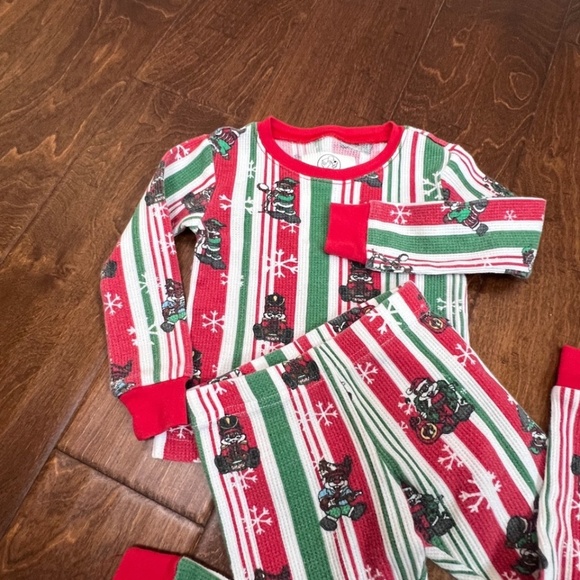 Buc-ees Two Piece Thermal Pajama Toddler 2T Christmas Holiday Lounge Wear Beaver - Picture 4 of 10